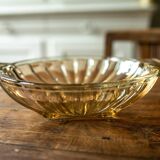 Le plat en verre irisé