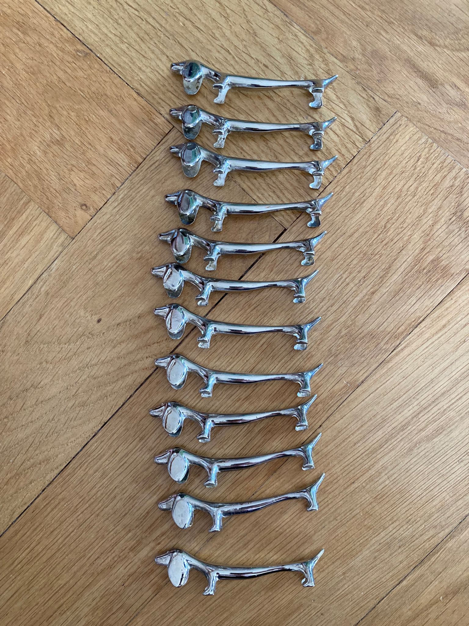 Portes couteaux chien basset / teckel en métal argenté