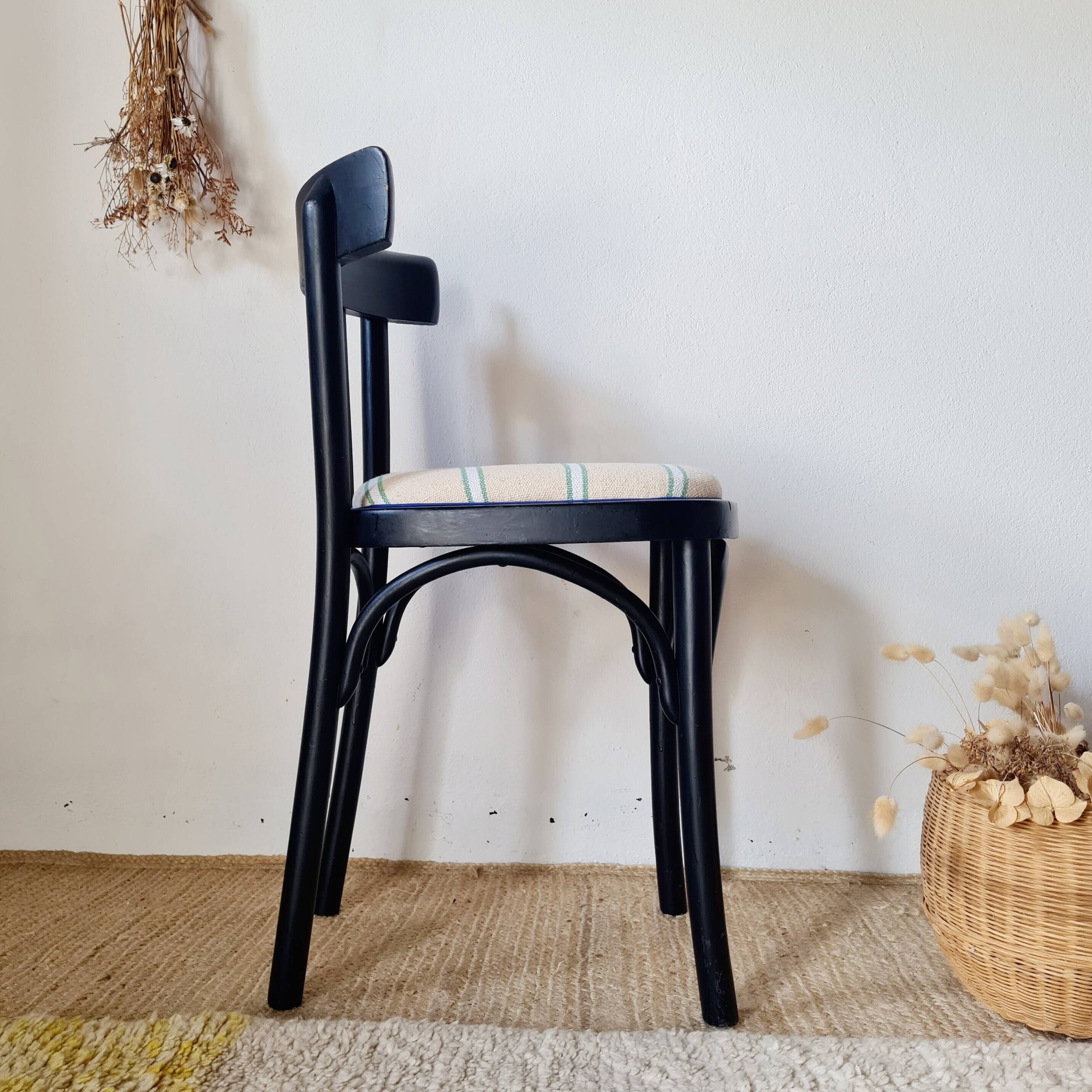 Chaise bistrot bois courbé noir assise rayures
