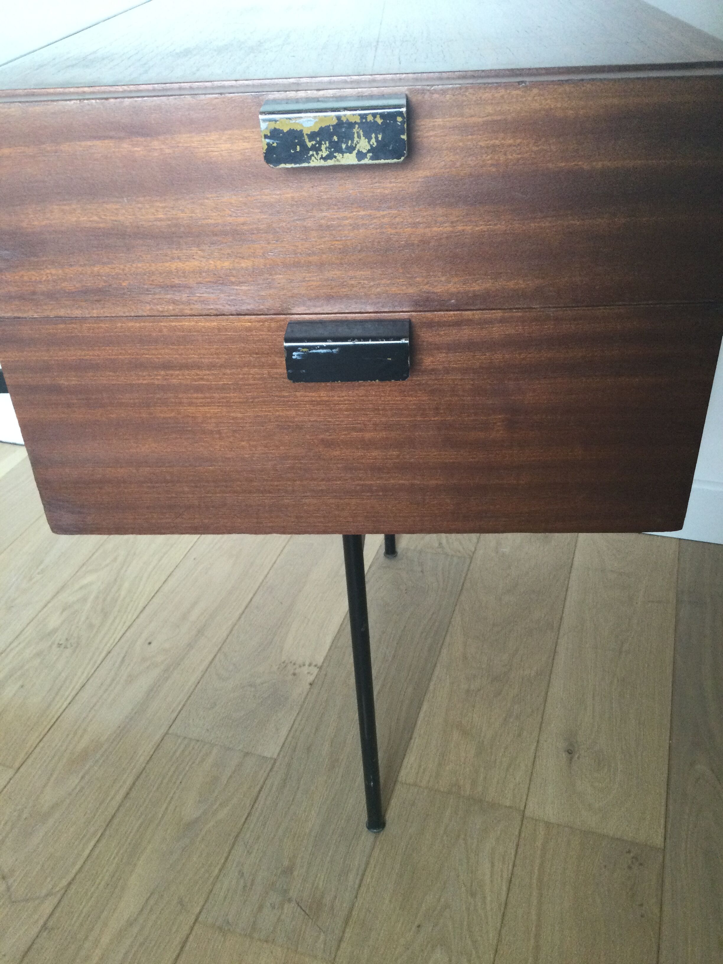 Bureau Pierre Paulin CM141