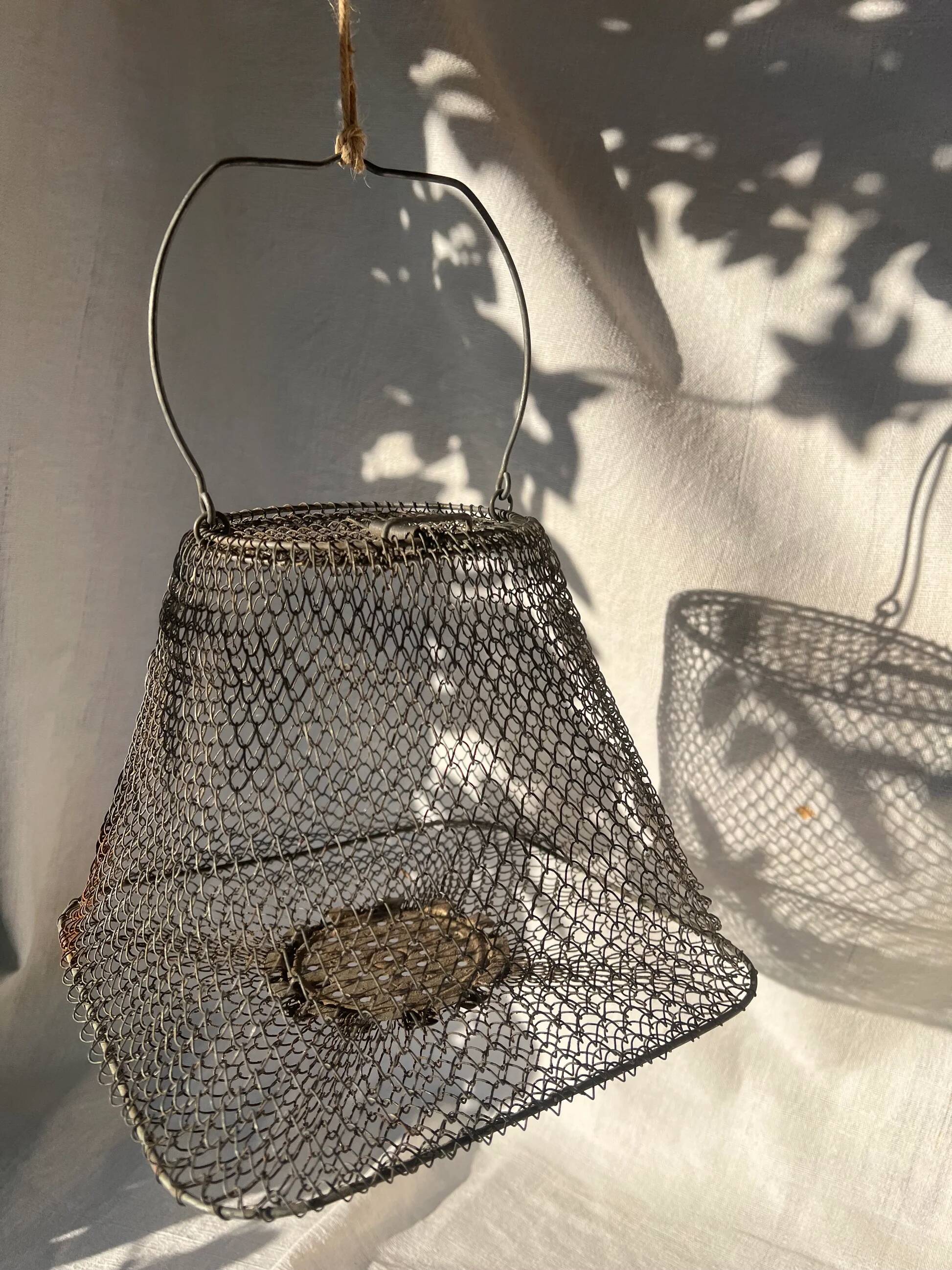 Panier de pêche en treillis métallique français