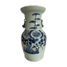 Vase balustre en grès blanc bleu sous couverte céladon XIXe Chine