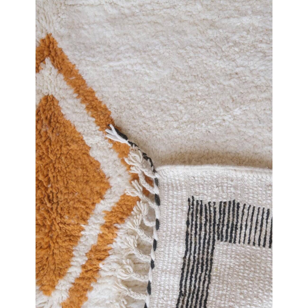 Berber wool rug size 150 x 250 cm