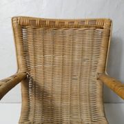 Ancien fauteuil en rotin pour enfant
