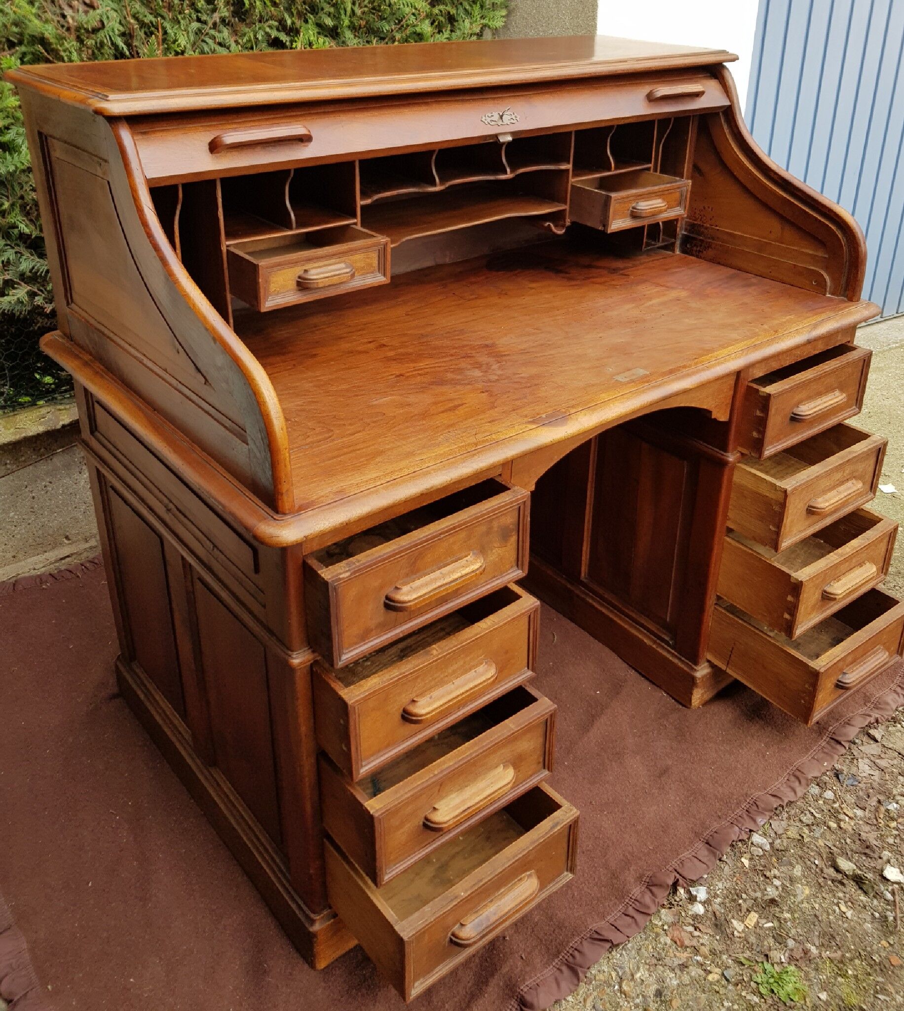 American desk in Walnut