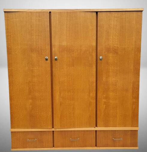 Modular dressing room 1950 in 3 parts