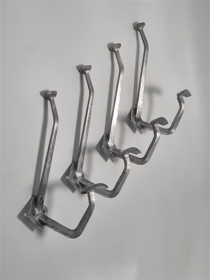 4 aluminium coat hooks