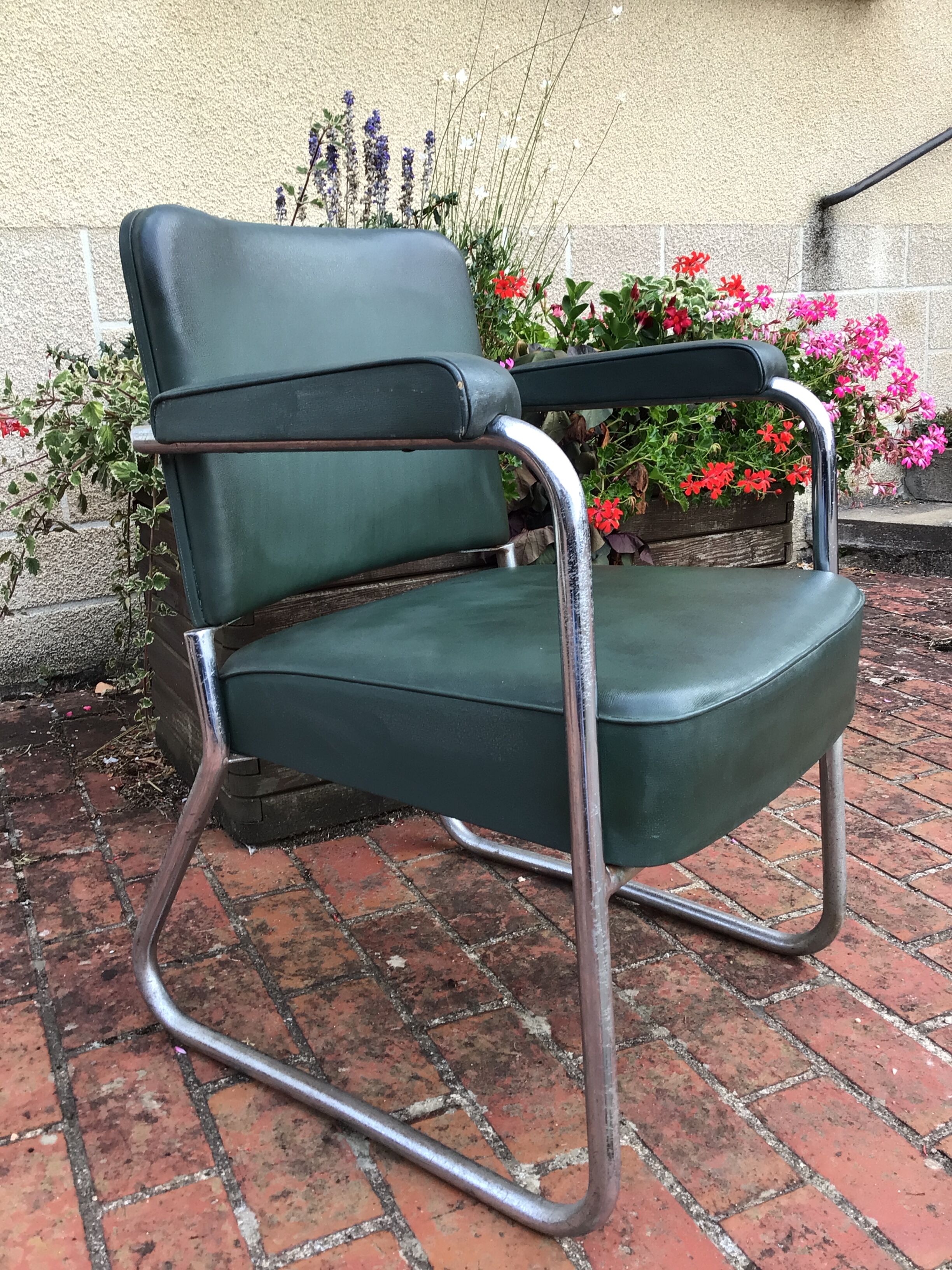 Ronéo industrial armchair by Pullman 50s-60s