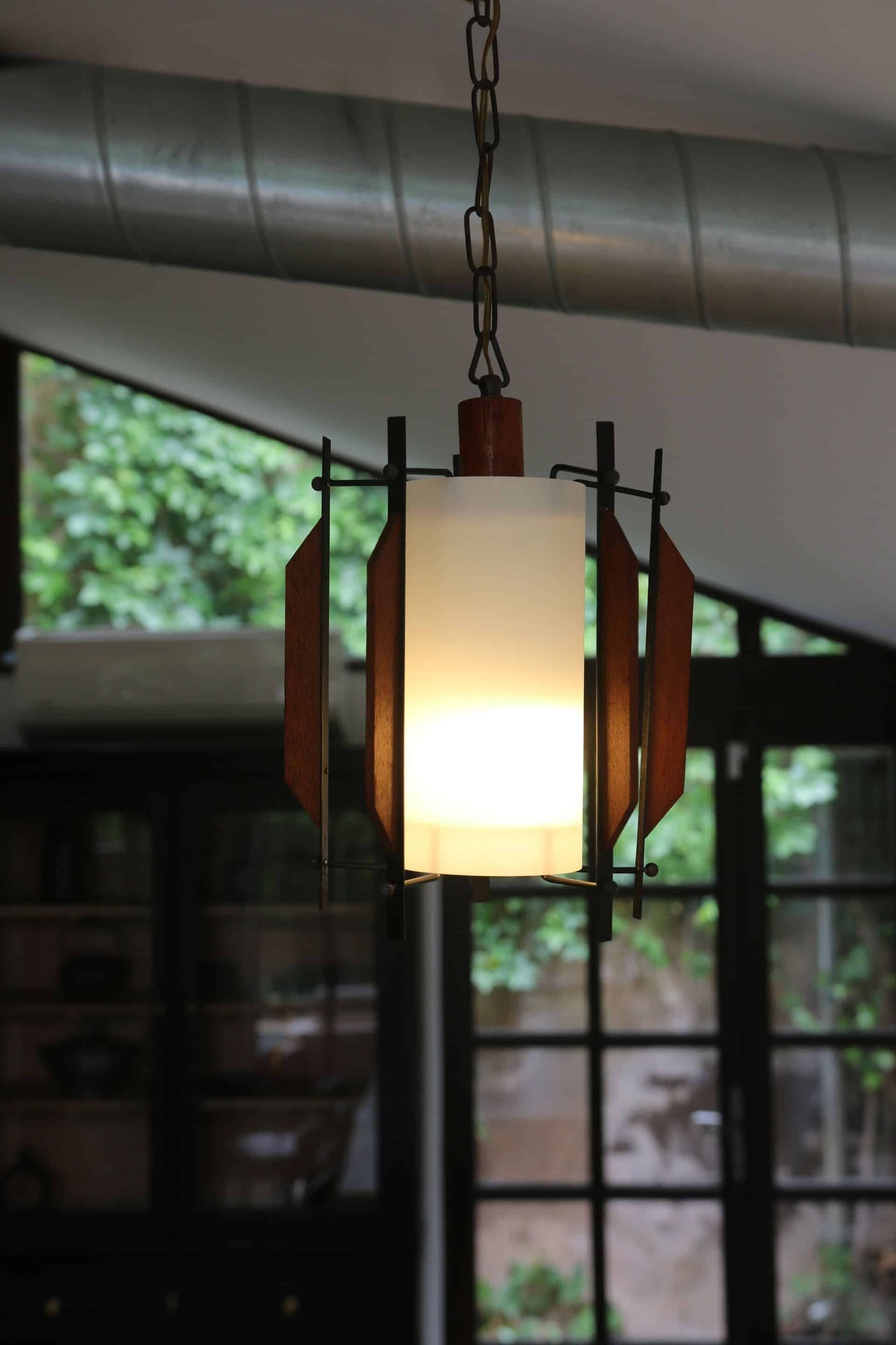 Suspension Mid-Century design italien, opalin-bois, années 50-60