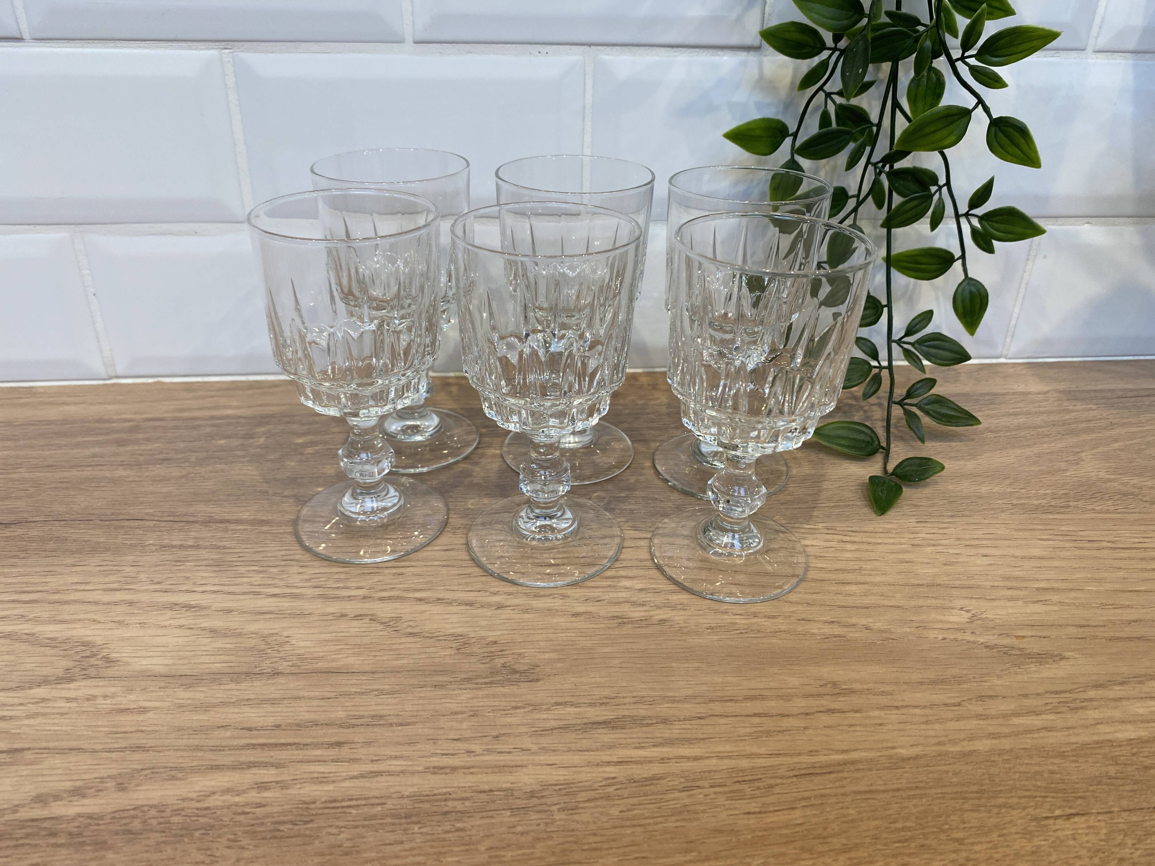 Set of 6 Luminarc Lance white wine glasses