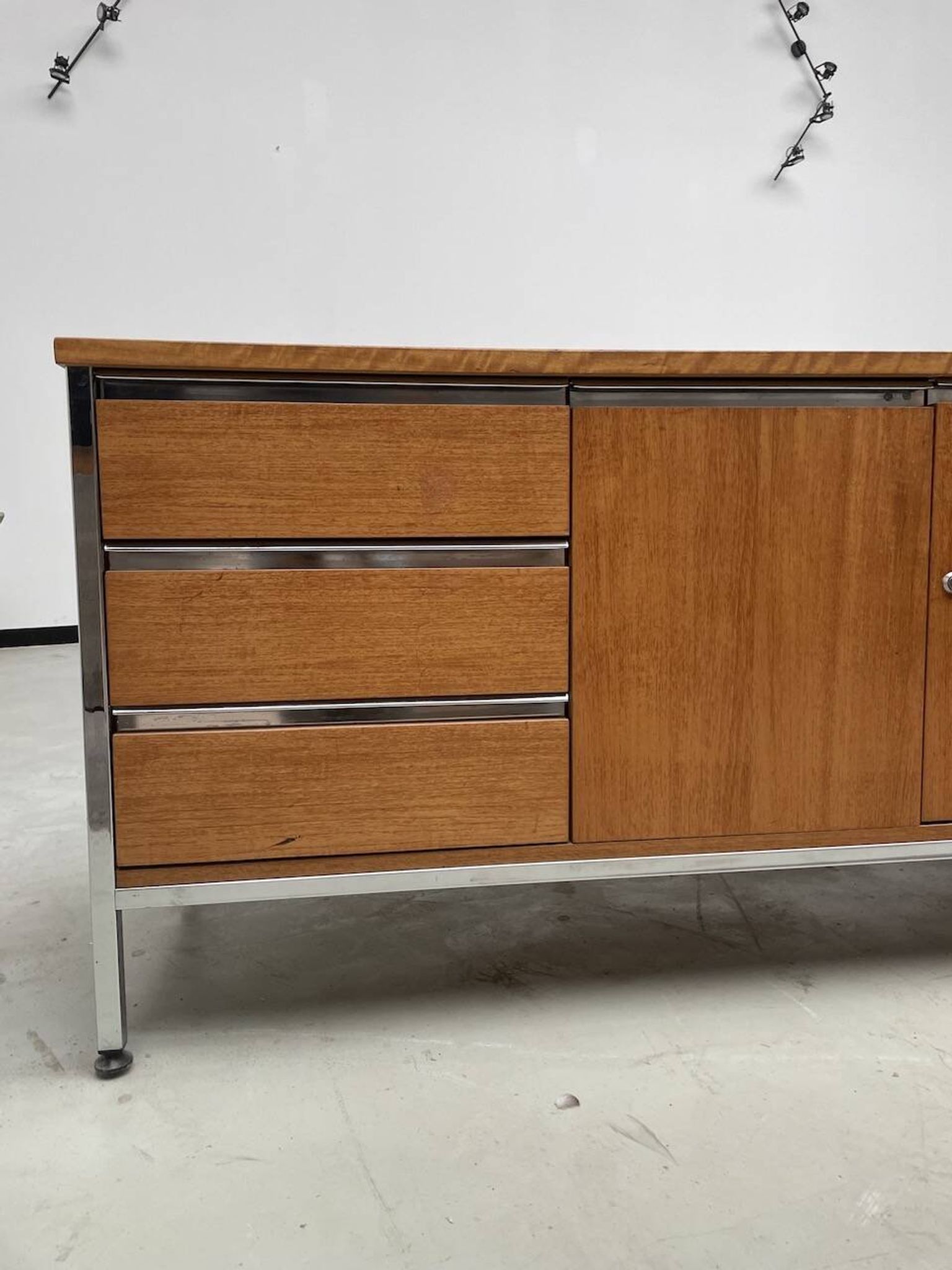 1960s modernist enfilade