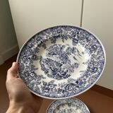 Set of 2 vintage hollow plates