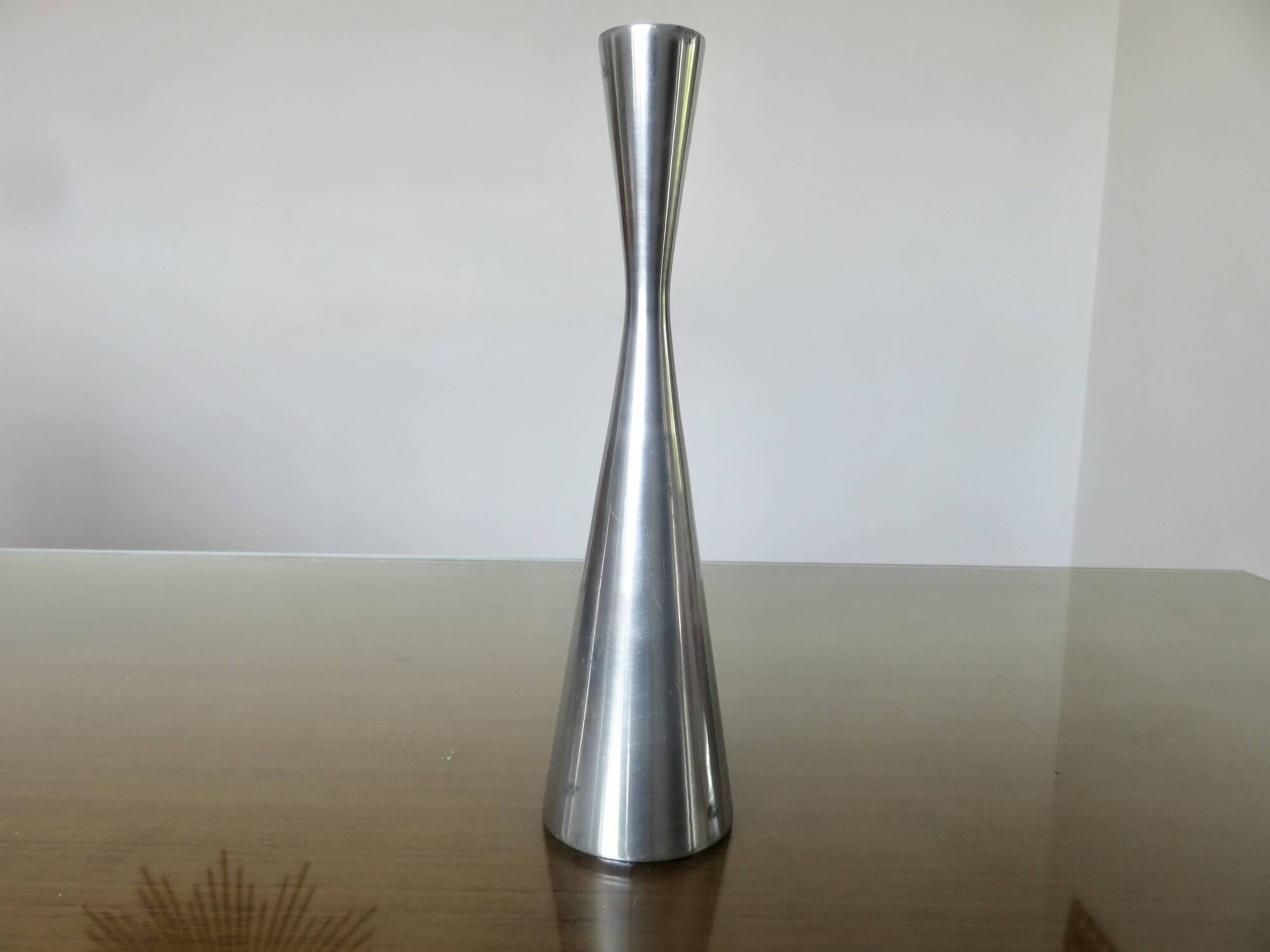 Series of 3 Scandinavian "diabolo" candlesticks in aluminum 1970