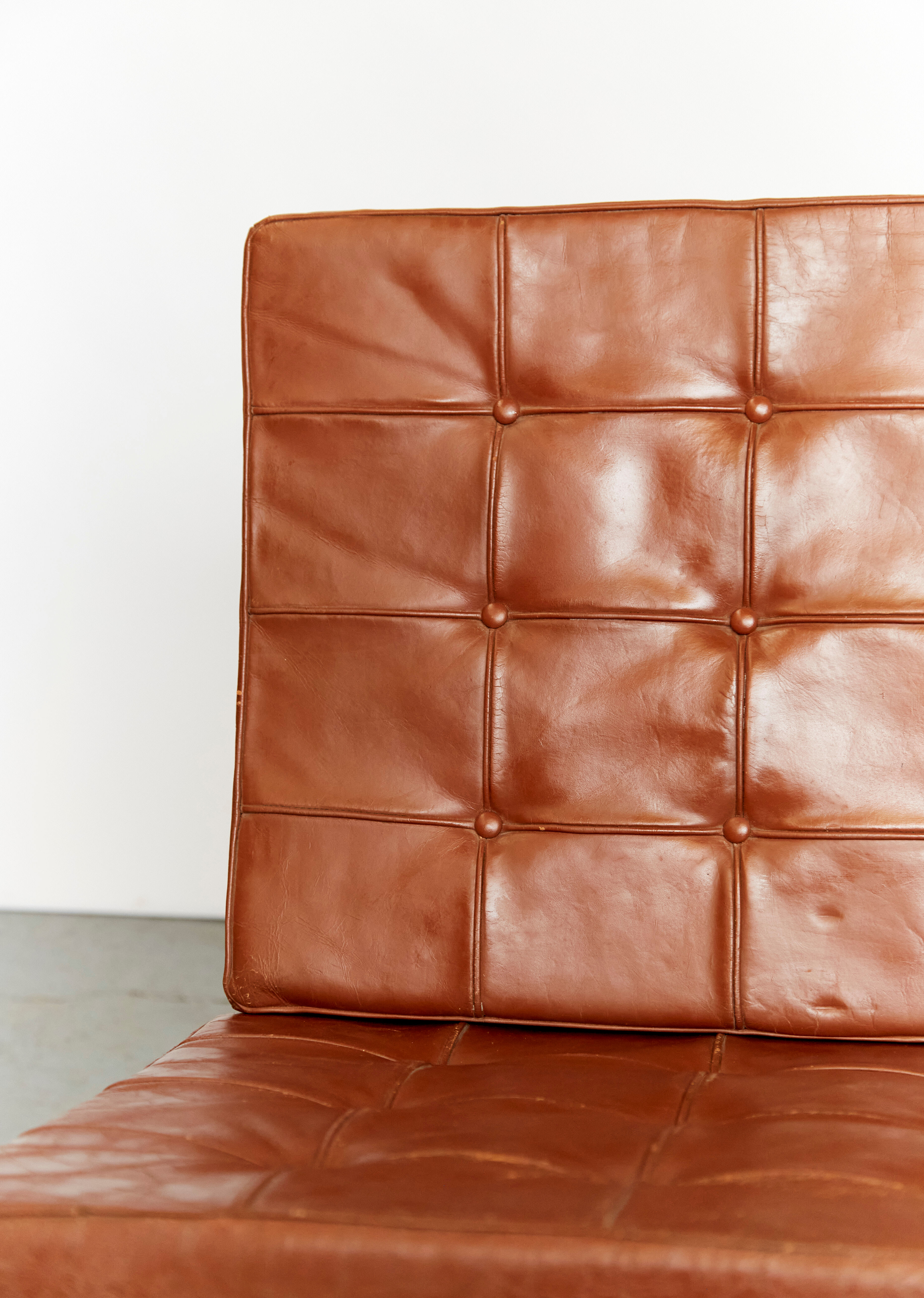 Chauffeuse de MR90 « Barcelona Chair » de Ludwig Mies van der Rohe
