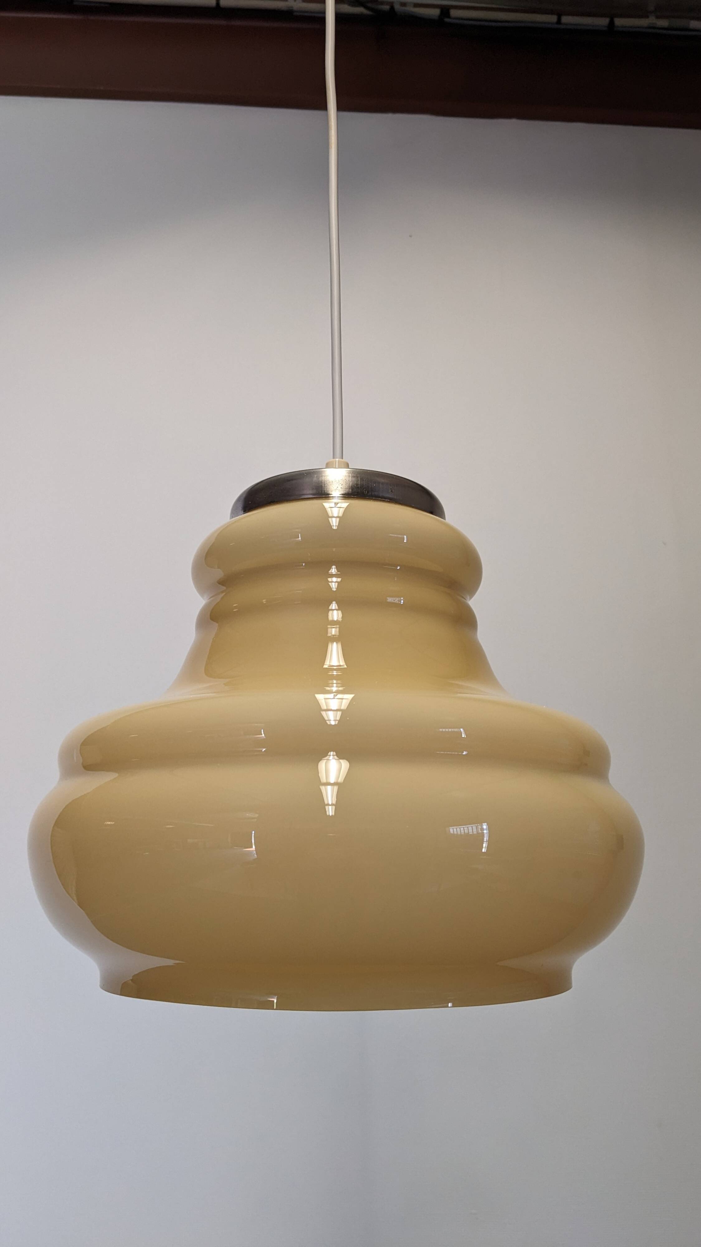 Suspension in caramel opaline, France around 1960.