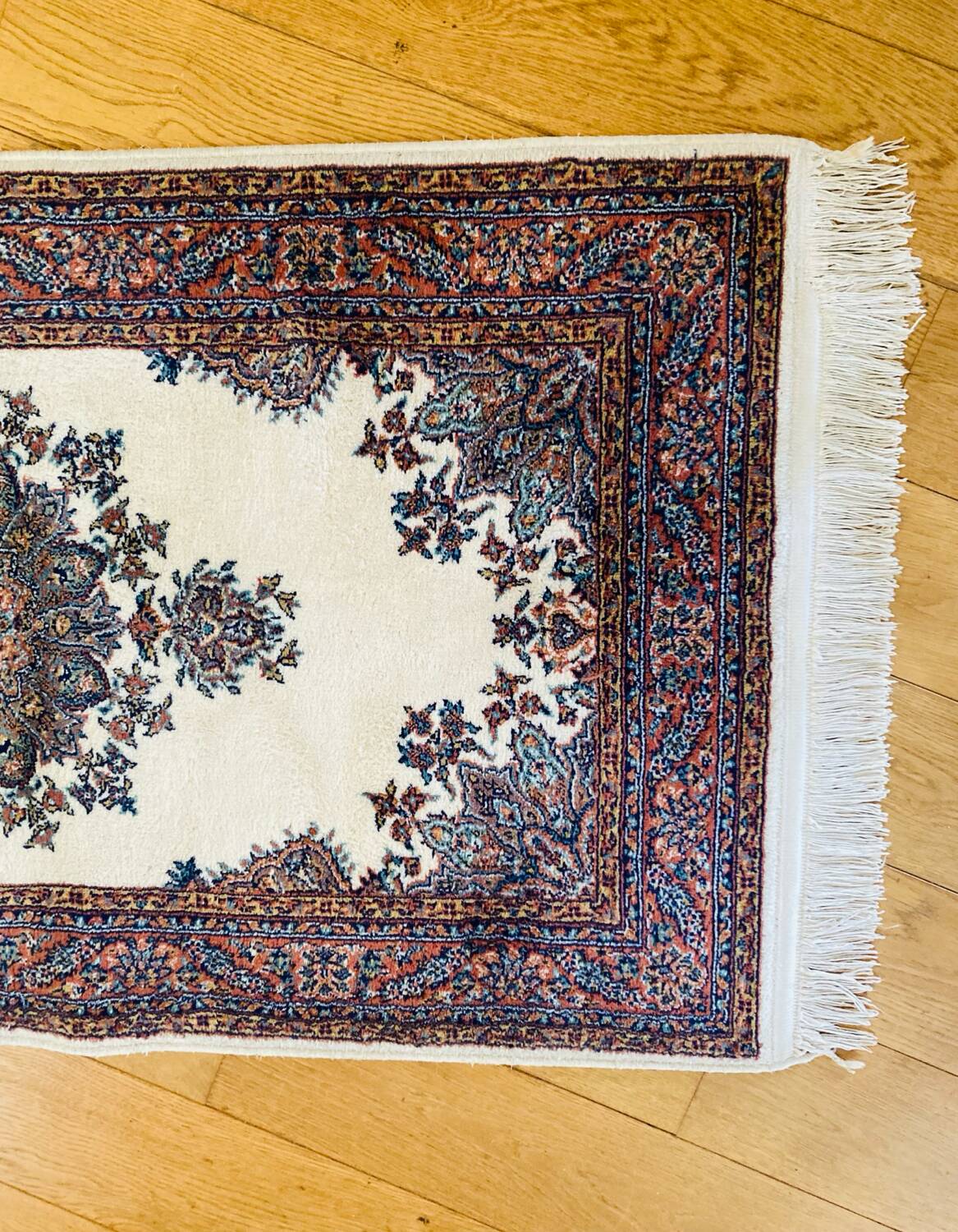 Tapis d’Orient en pure laine vierge tissée main époque XXe