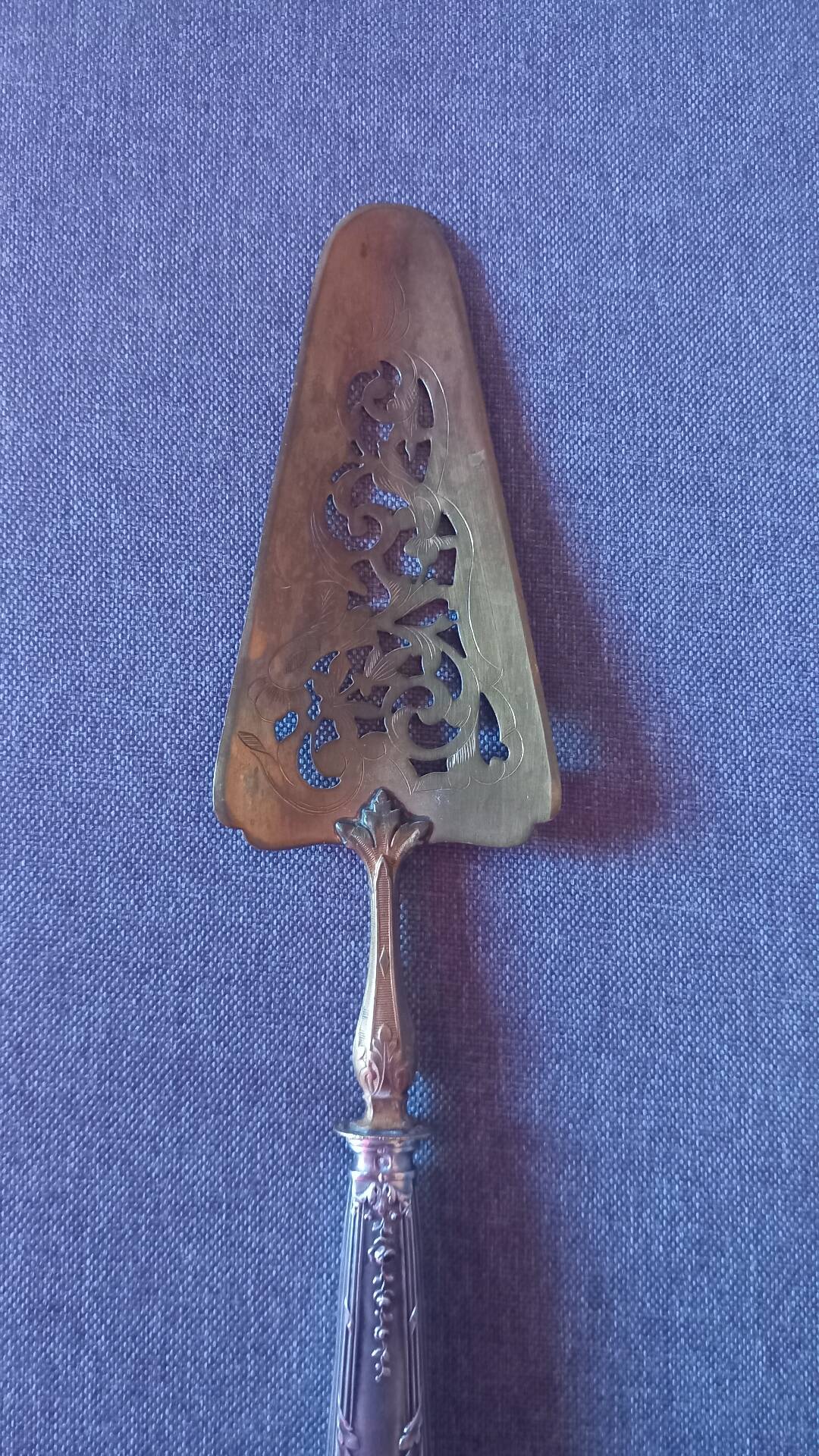 Silver and vermeil openwork art nouveau pie server