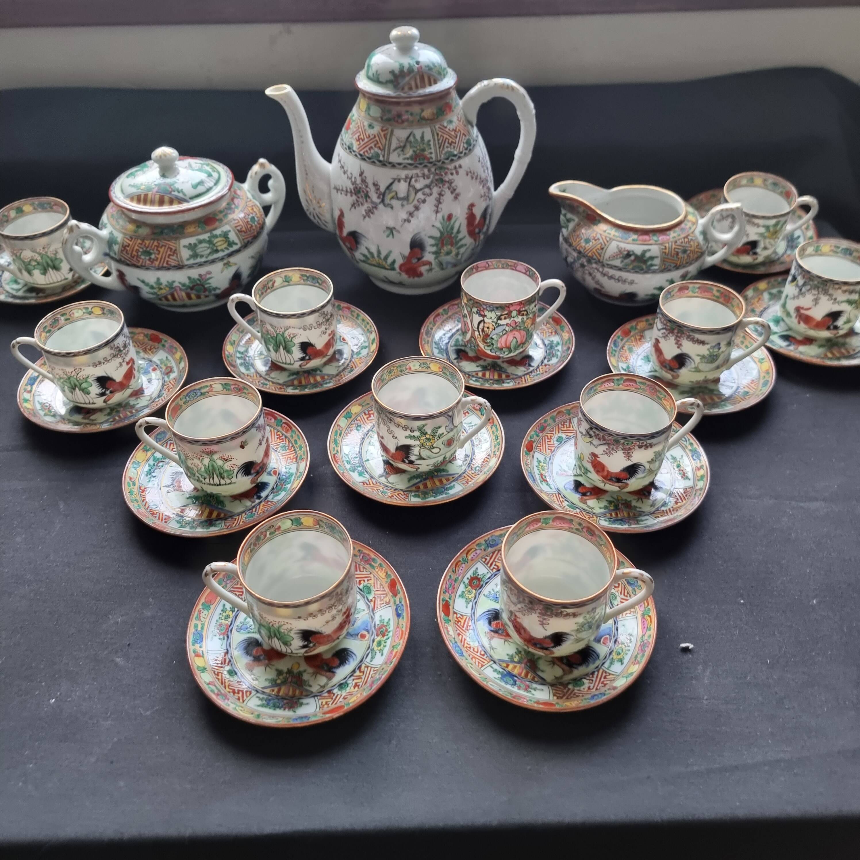 Exclusive vintage treasure: 26-piece Macau porcelain coffee service