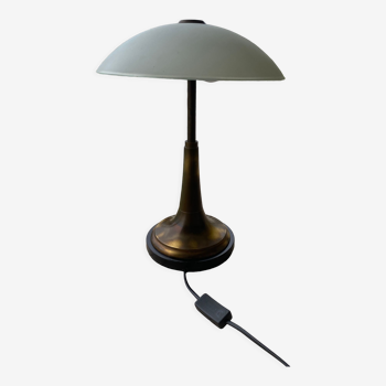 Liner style table lamp