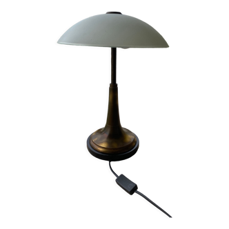 Liner style table lamp