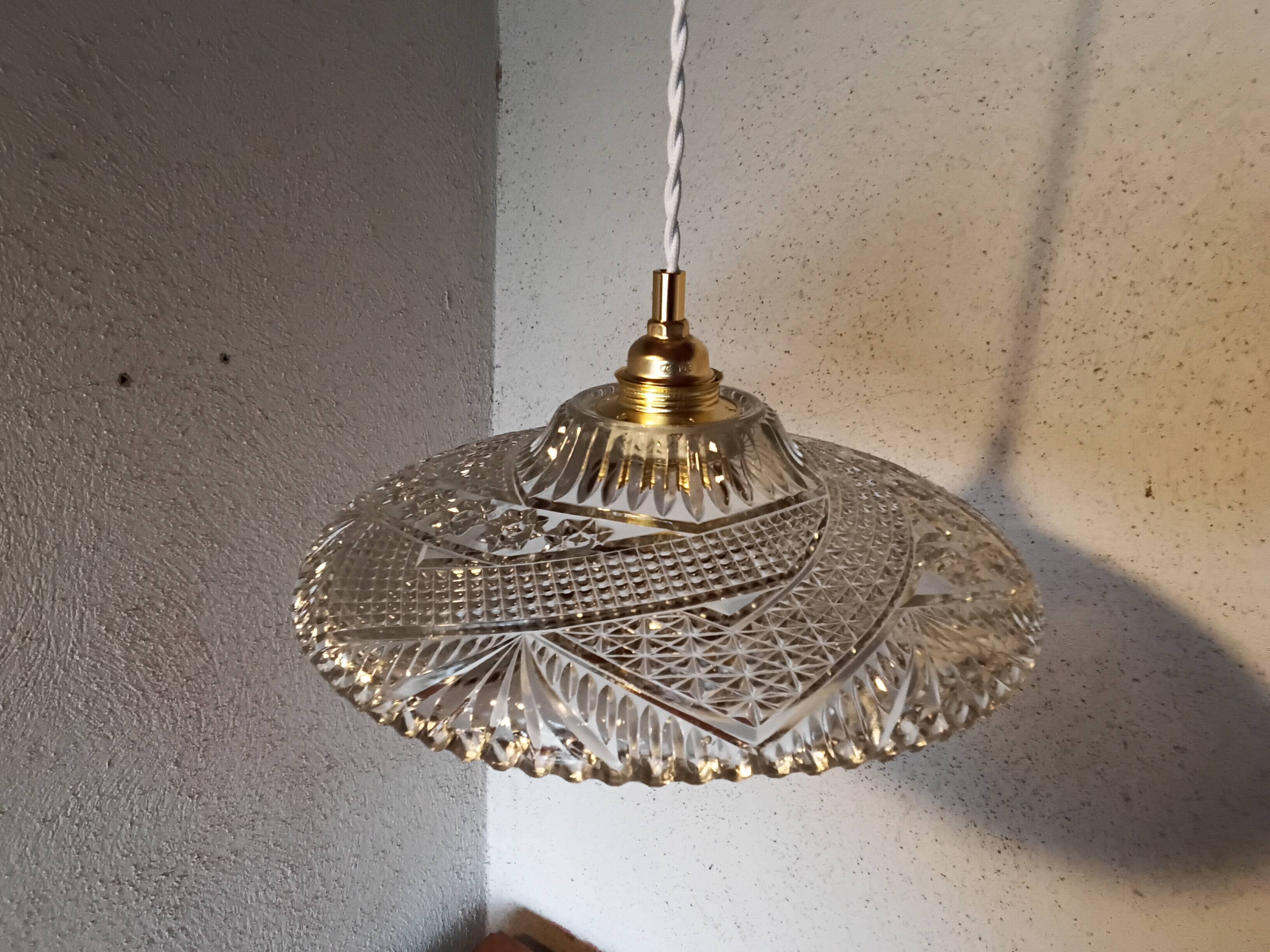 Suspension vintage en verre ciselé