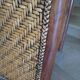 Fauteuil Style Colonial-Rotin tressé-Vintage-coussin simili cuir