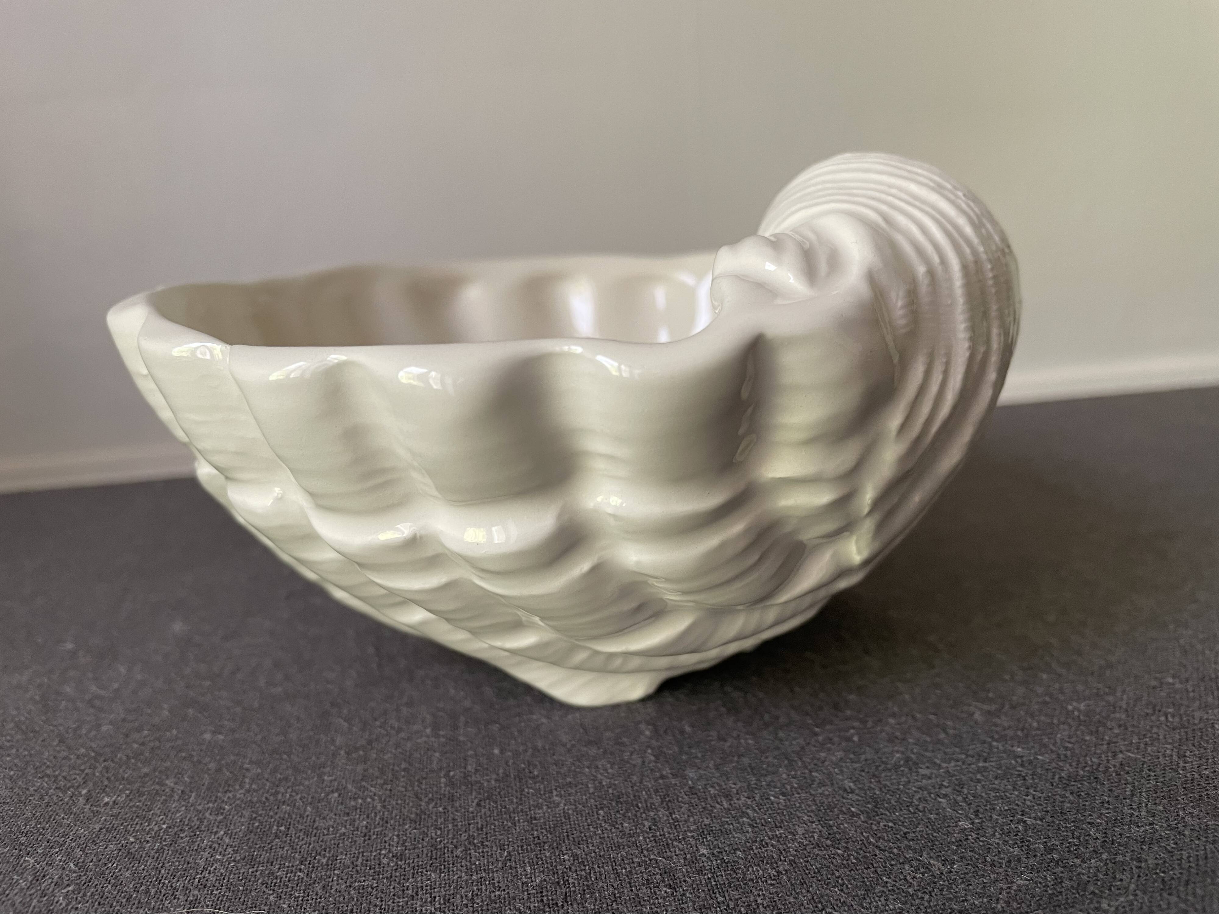 Ceramic shell emptier