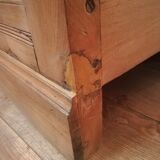 Art deco showcase counter in elm