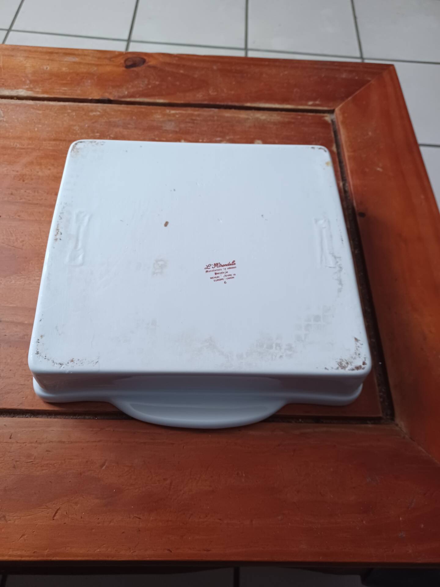 Porcelain plate the swallow