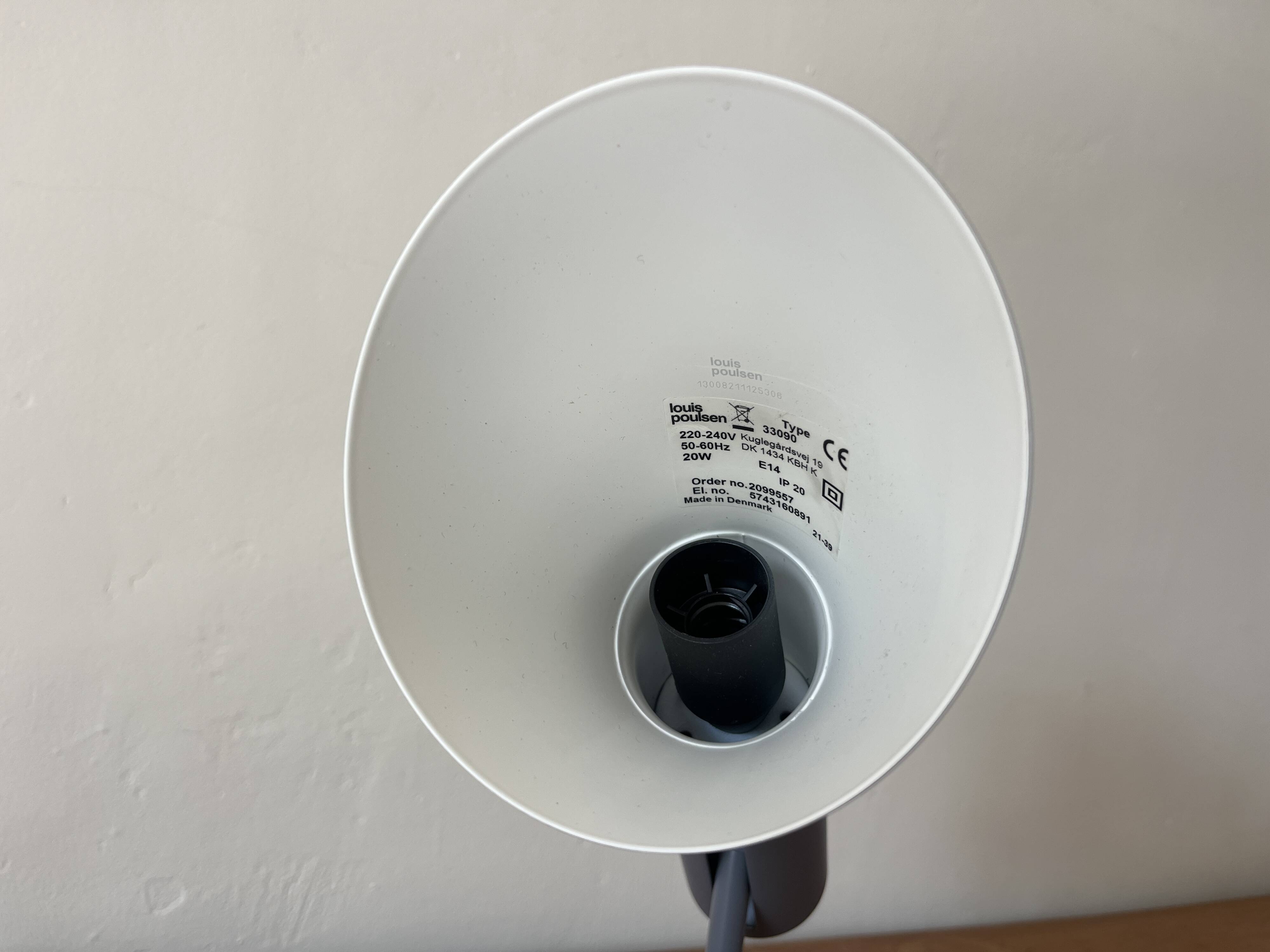 Louis Poulsen AJ wall lamp - Arne Jacobsen