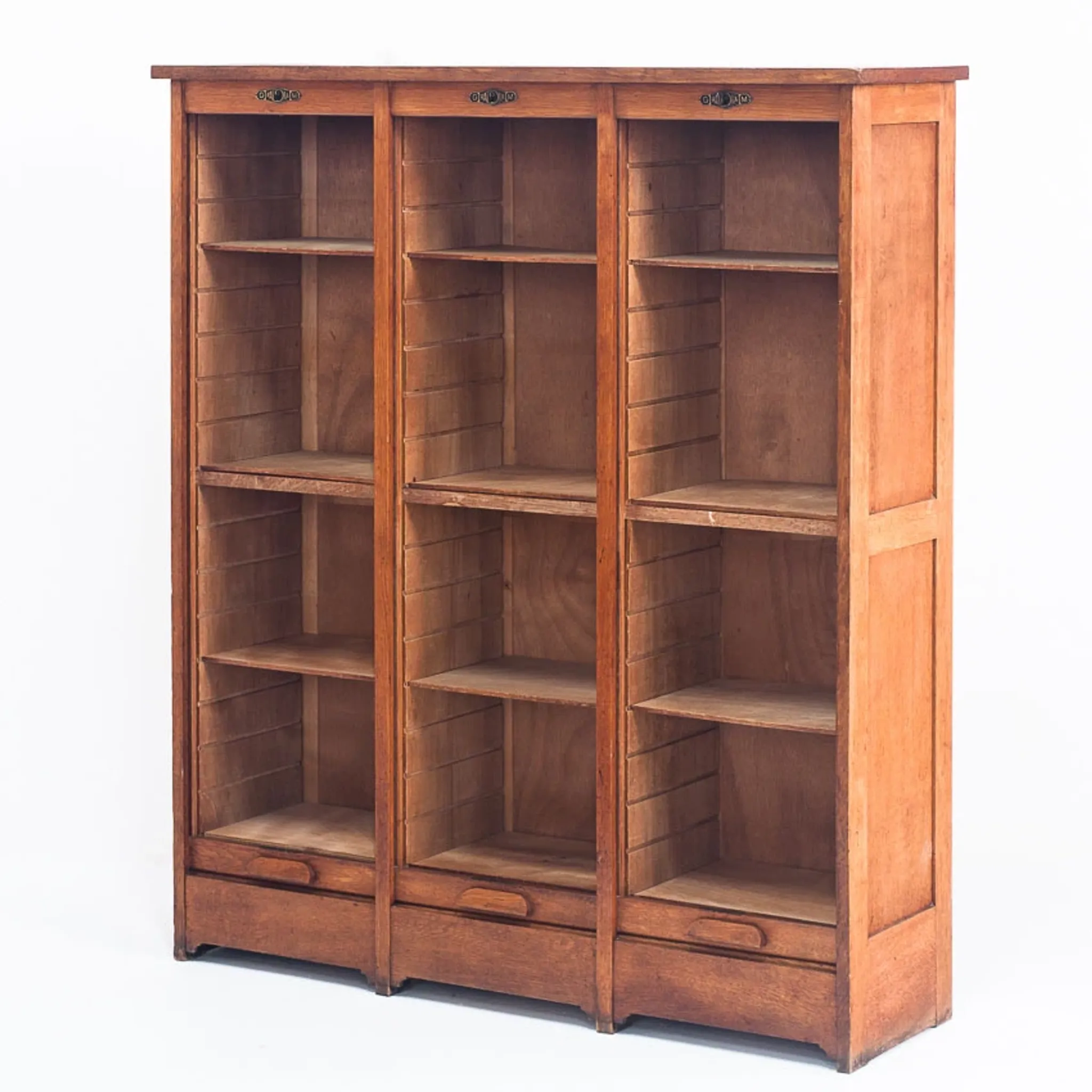 Vintage filing cabinet. Oak wood. Restored. France, 1940s-1950s.