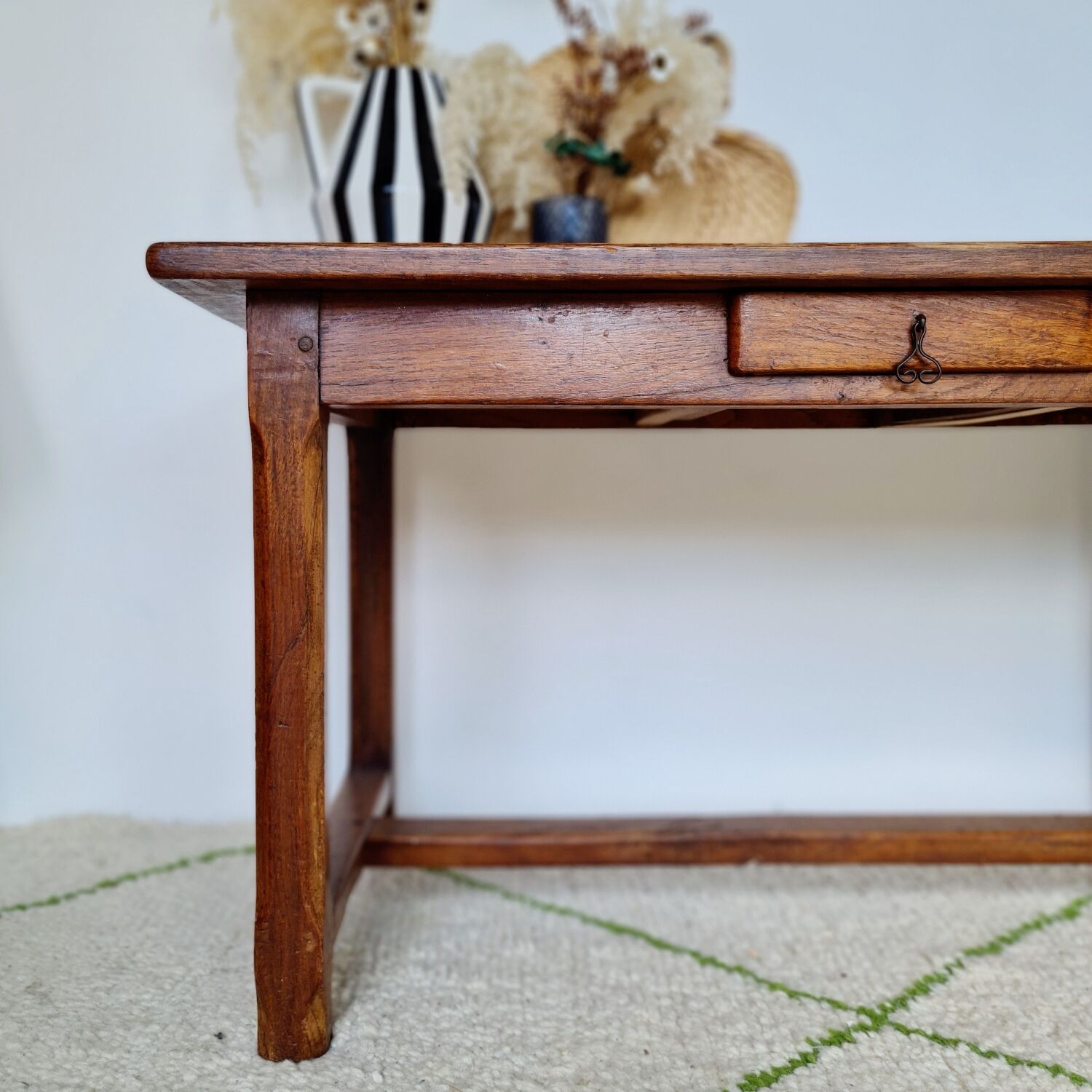 Coffee farmhouse table 1 drawer