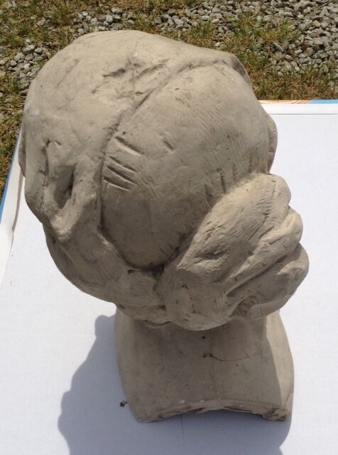 Tête de femme en plâtre peint ancienne