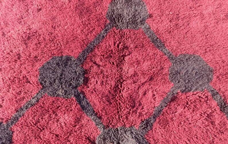 Custom dark red Moroccan rug: 150/250cm