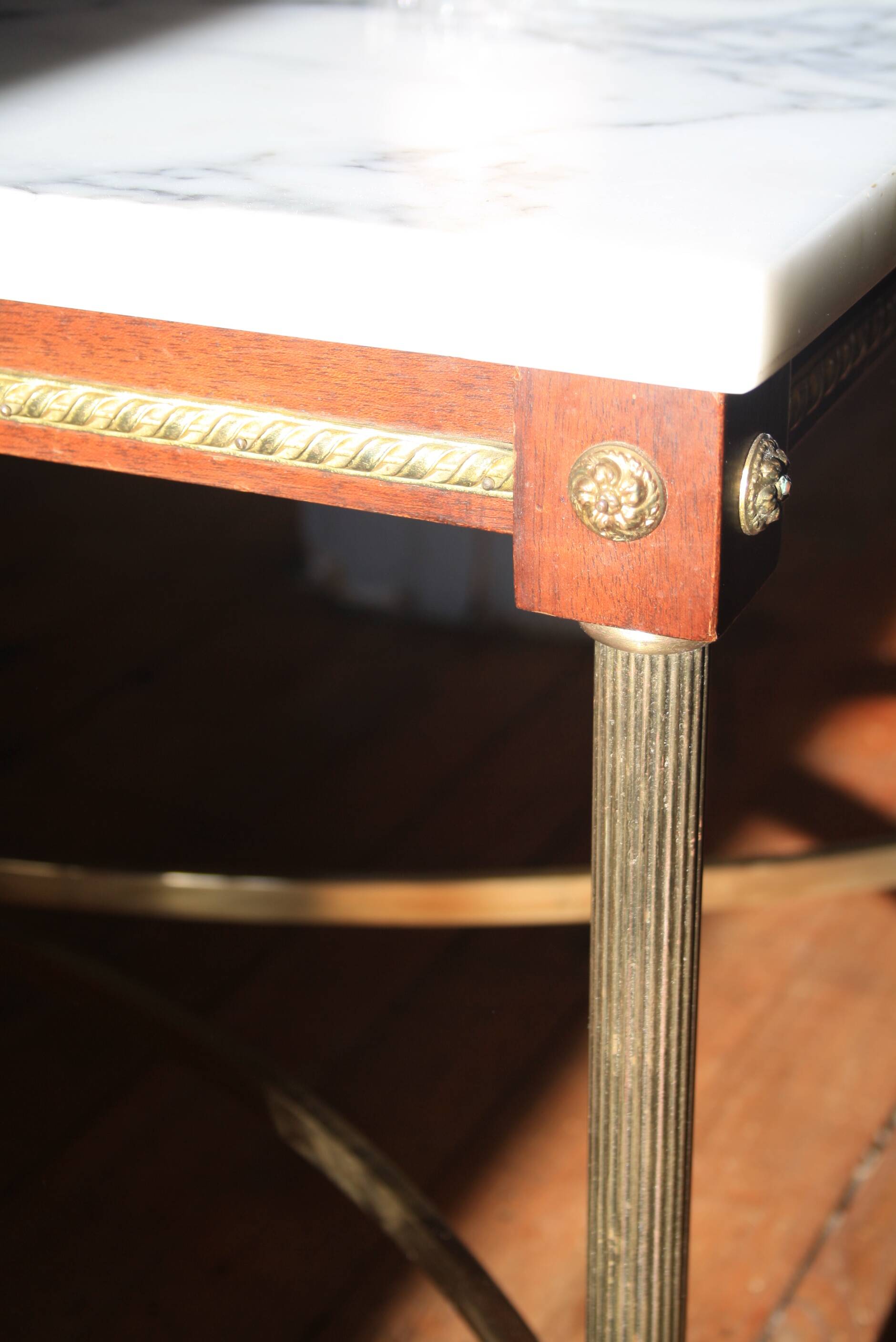 Table basse marbre laiton et bois