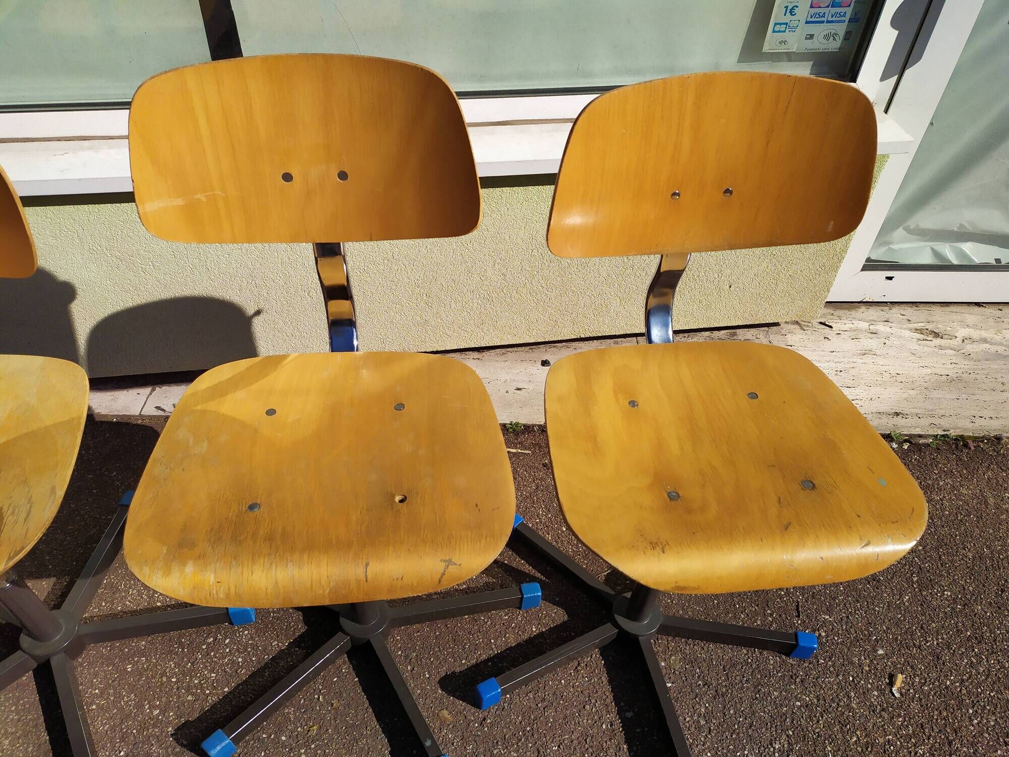 Lot of 4 couture swivel adjustable workshop chairs