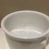 Plat en céramique blanche