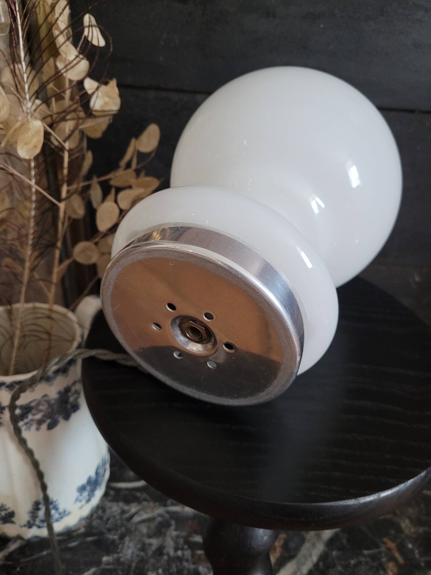 Mushroom table lamp