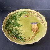 Assiette barbotine à decor de chardon