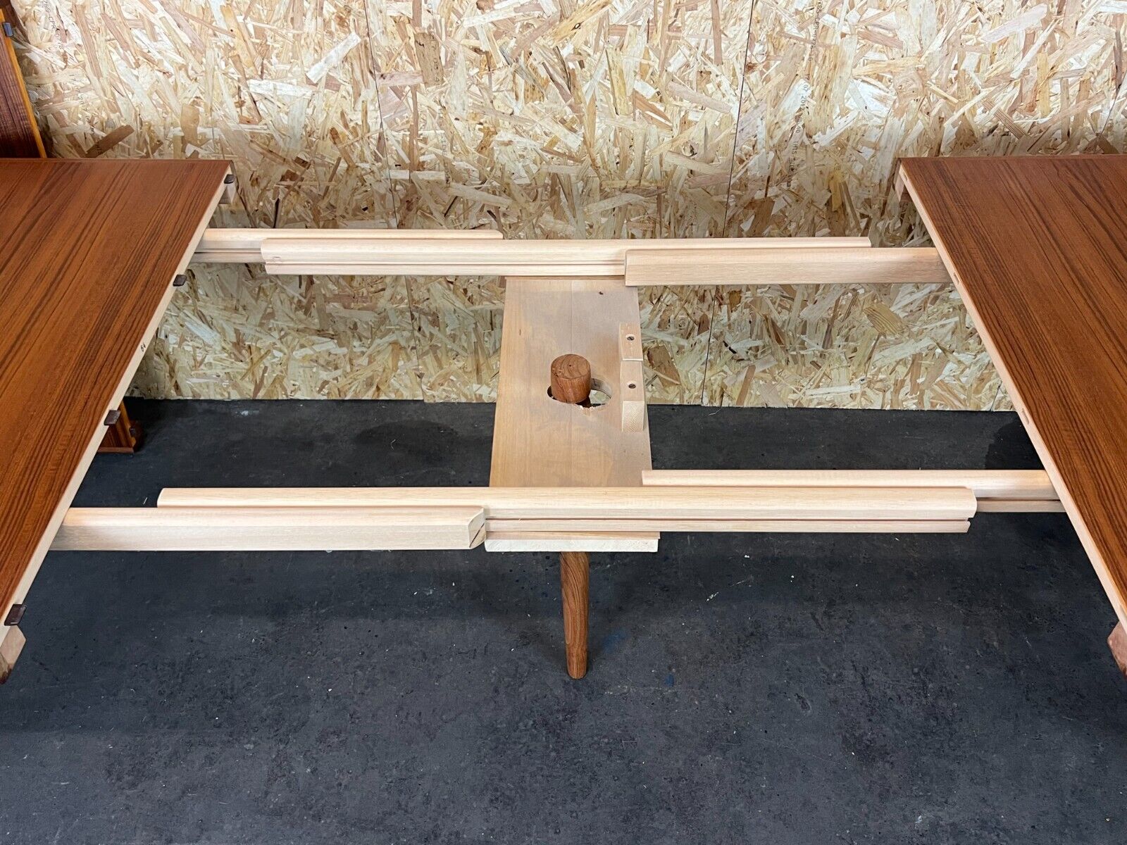 Teak dining table danish design, 60s 70s