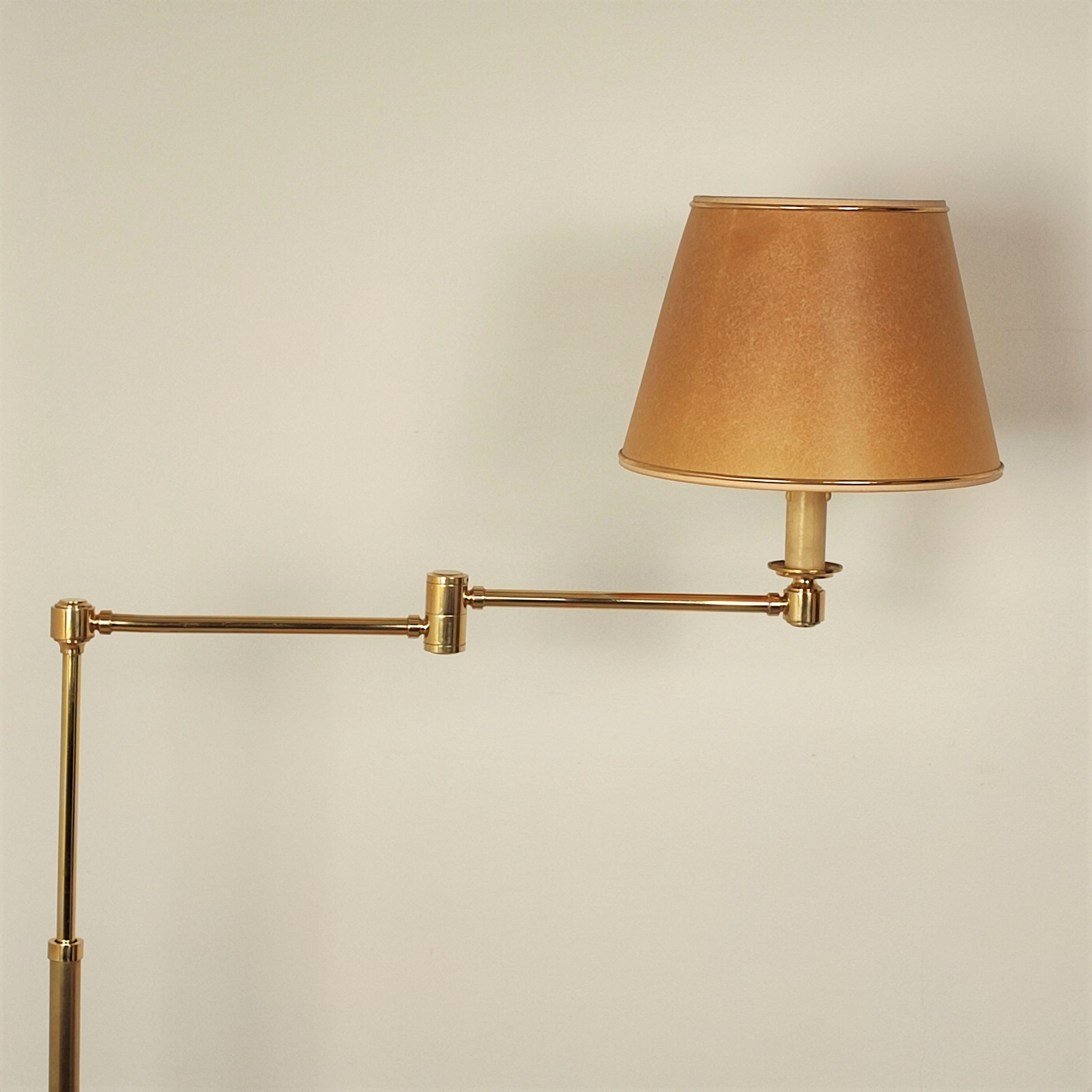 Brass e-reader floor lamp