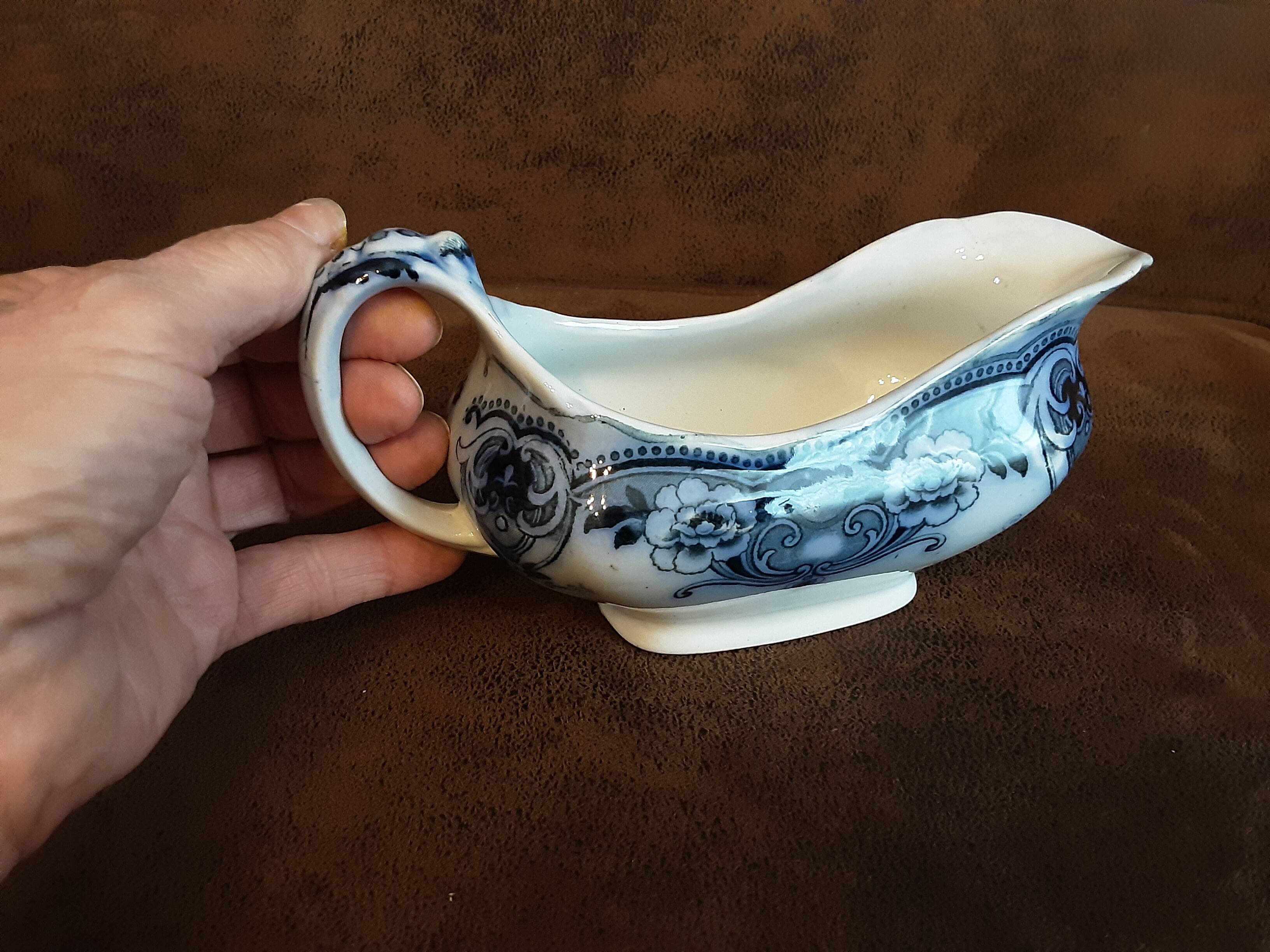 Sugar bowl F & Sons L TD Burslem