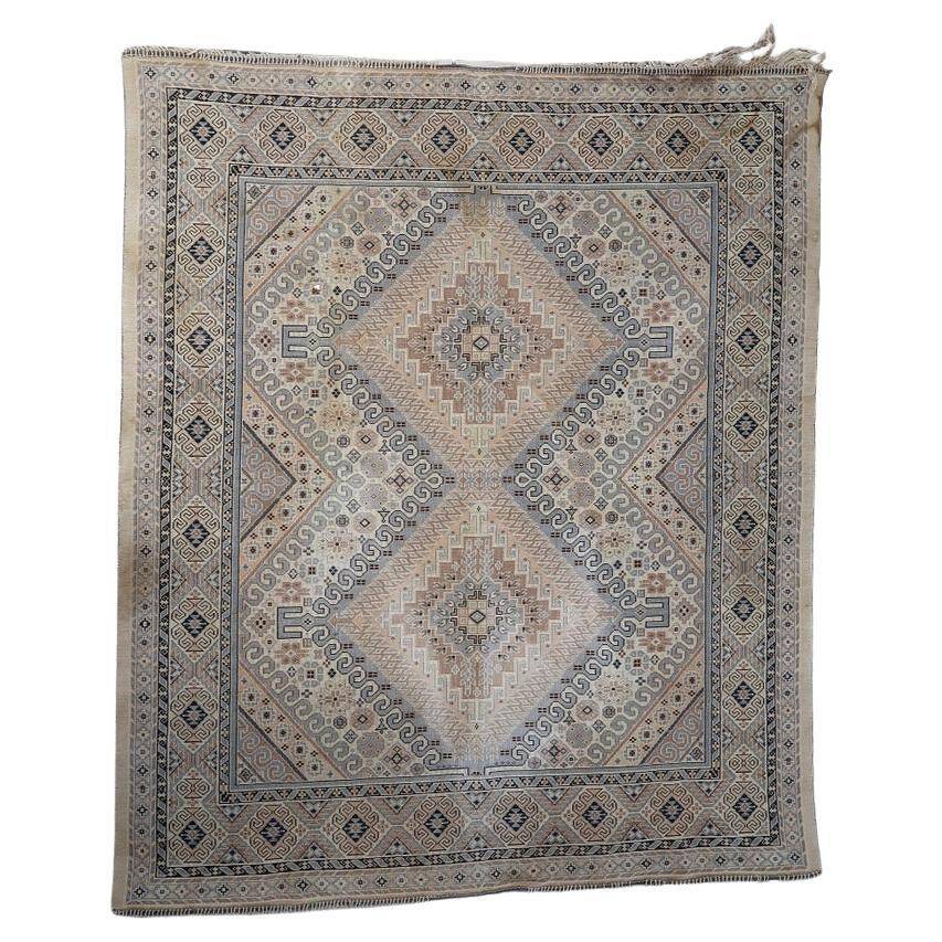 Kilim Shirvan caucasien vintage, 136 cm x 160 cm, années 1950