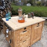 Central island / Saucepan storage unit