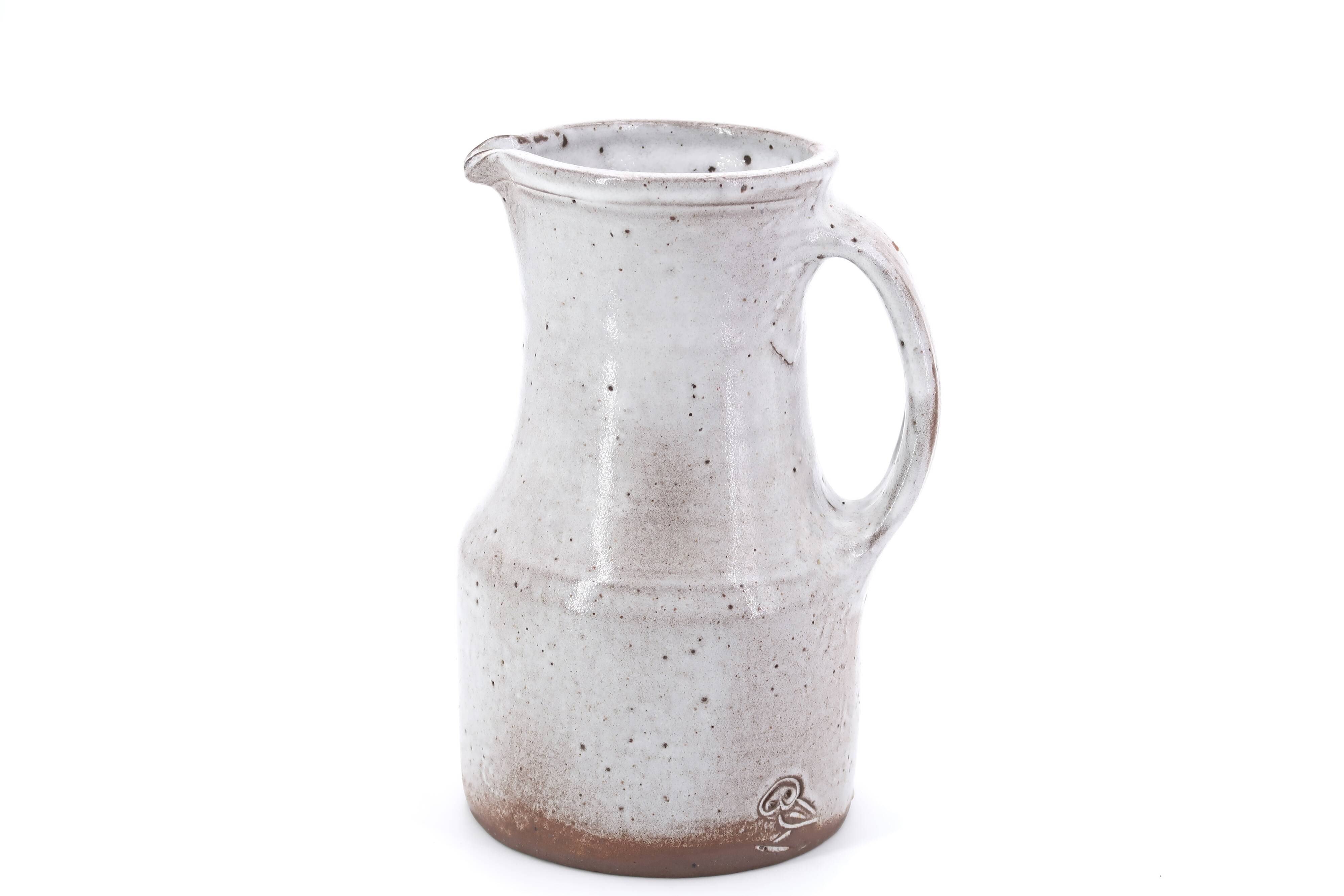 Pichet blanc en grès de Jeanne et Norbert Pierlot