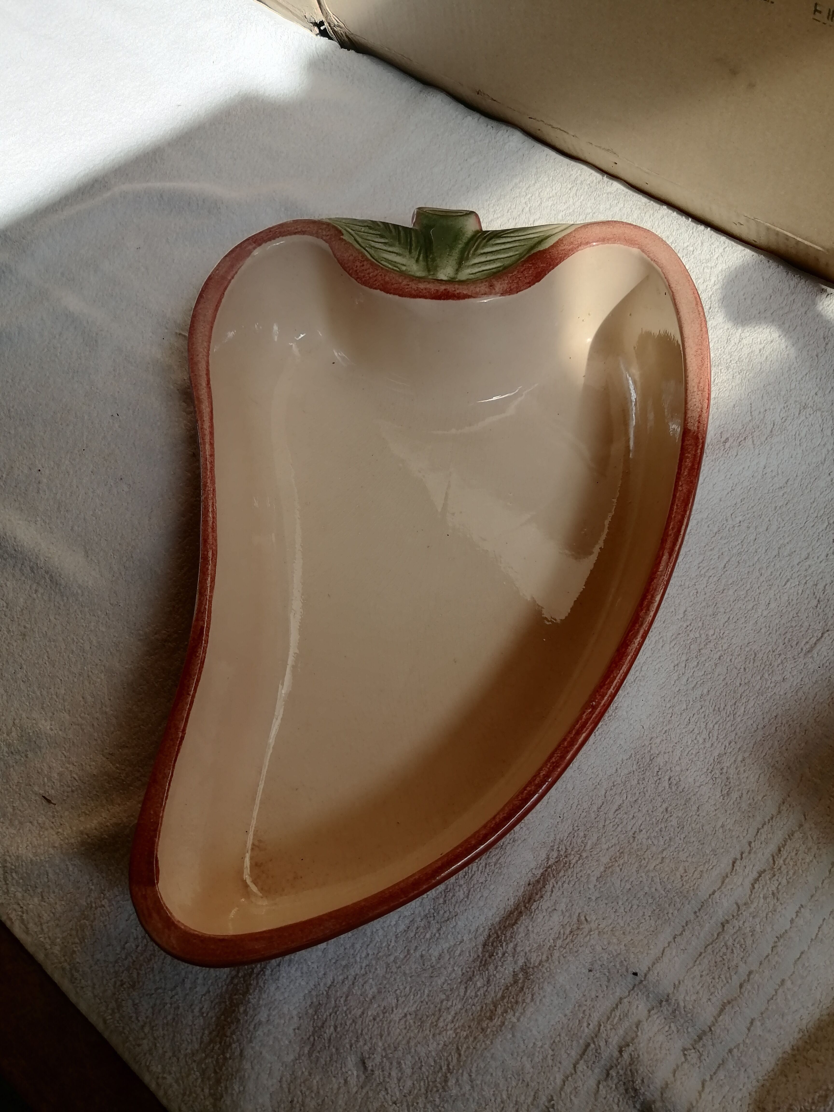 EMPTY DISH POCKET CERAMIC SLIP