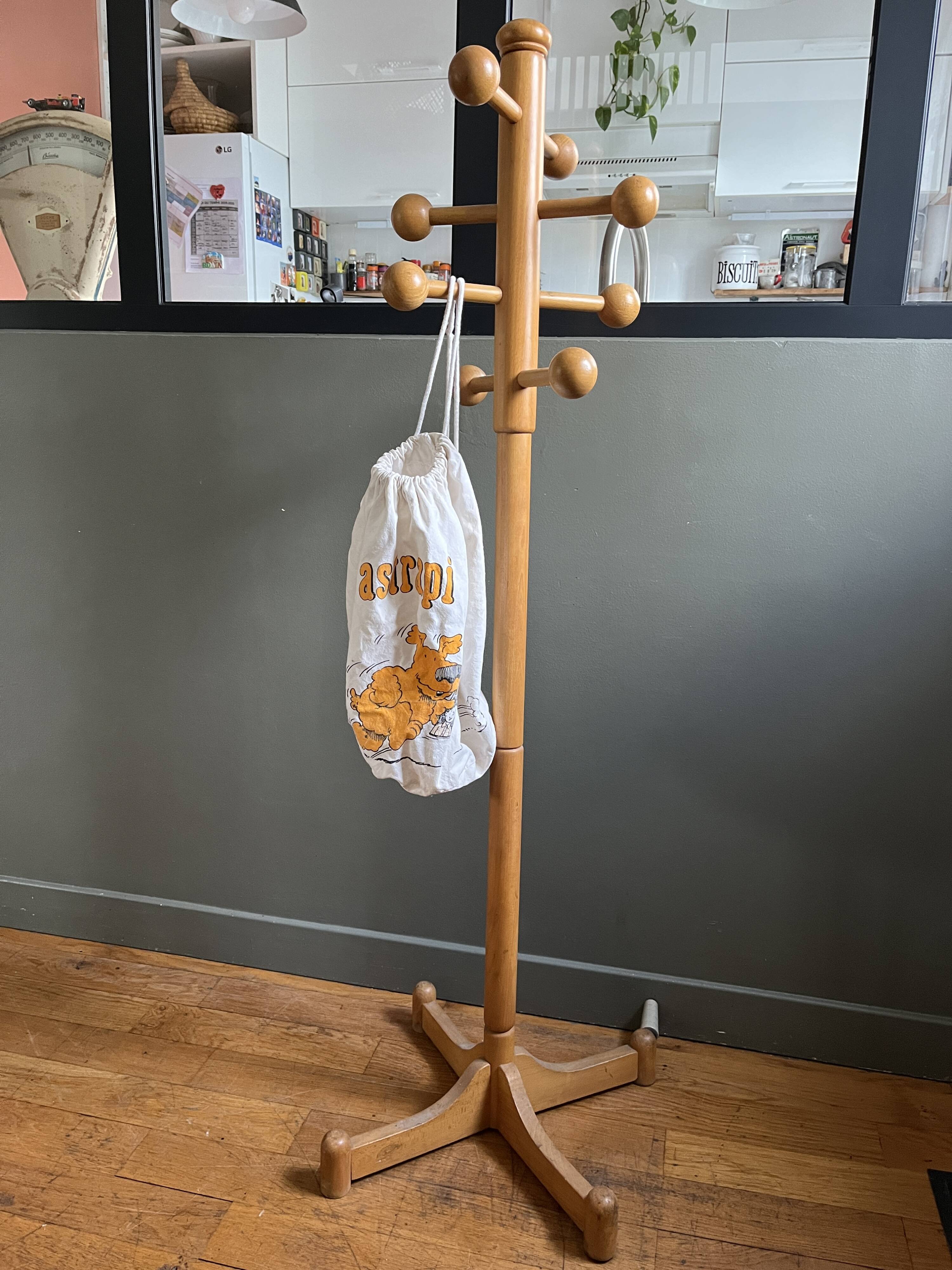 Children's coat rack