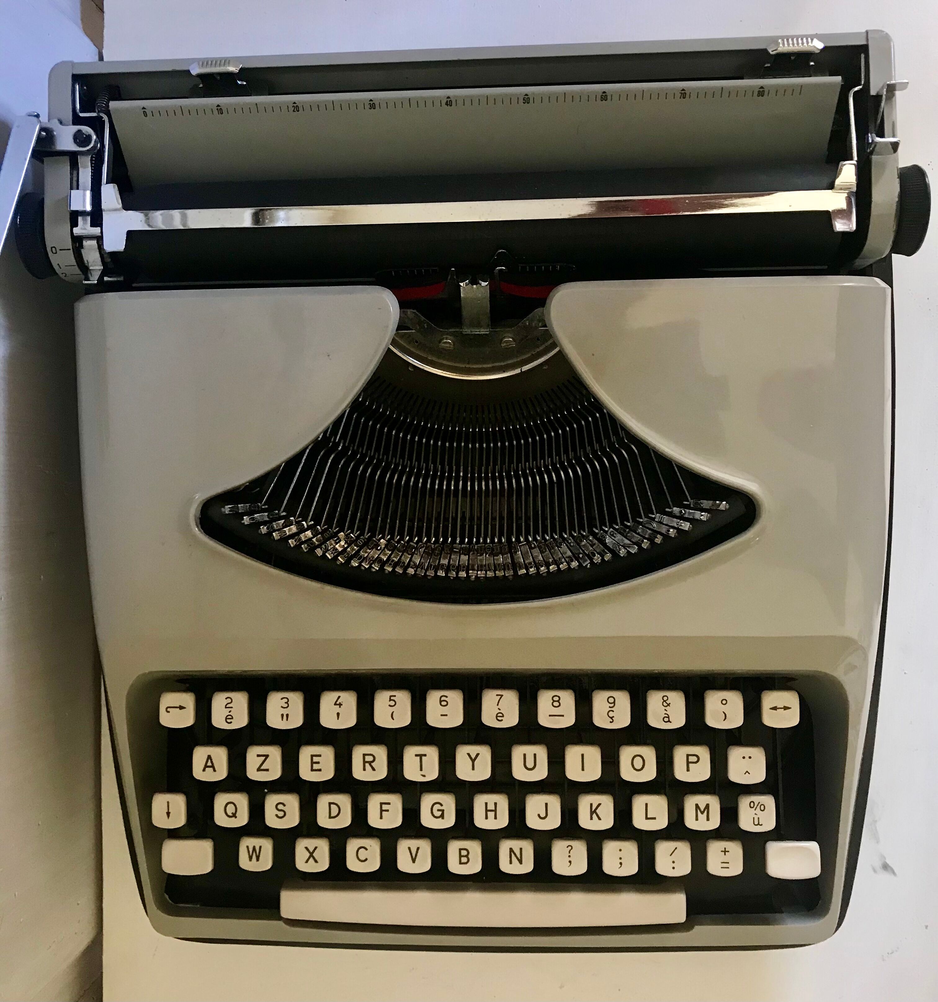 Remington Envoy typewriter