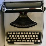 Remington Envoy typewriter