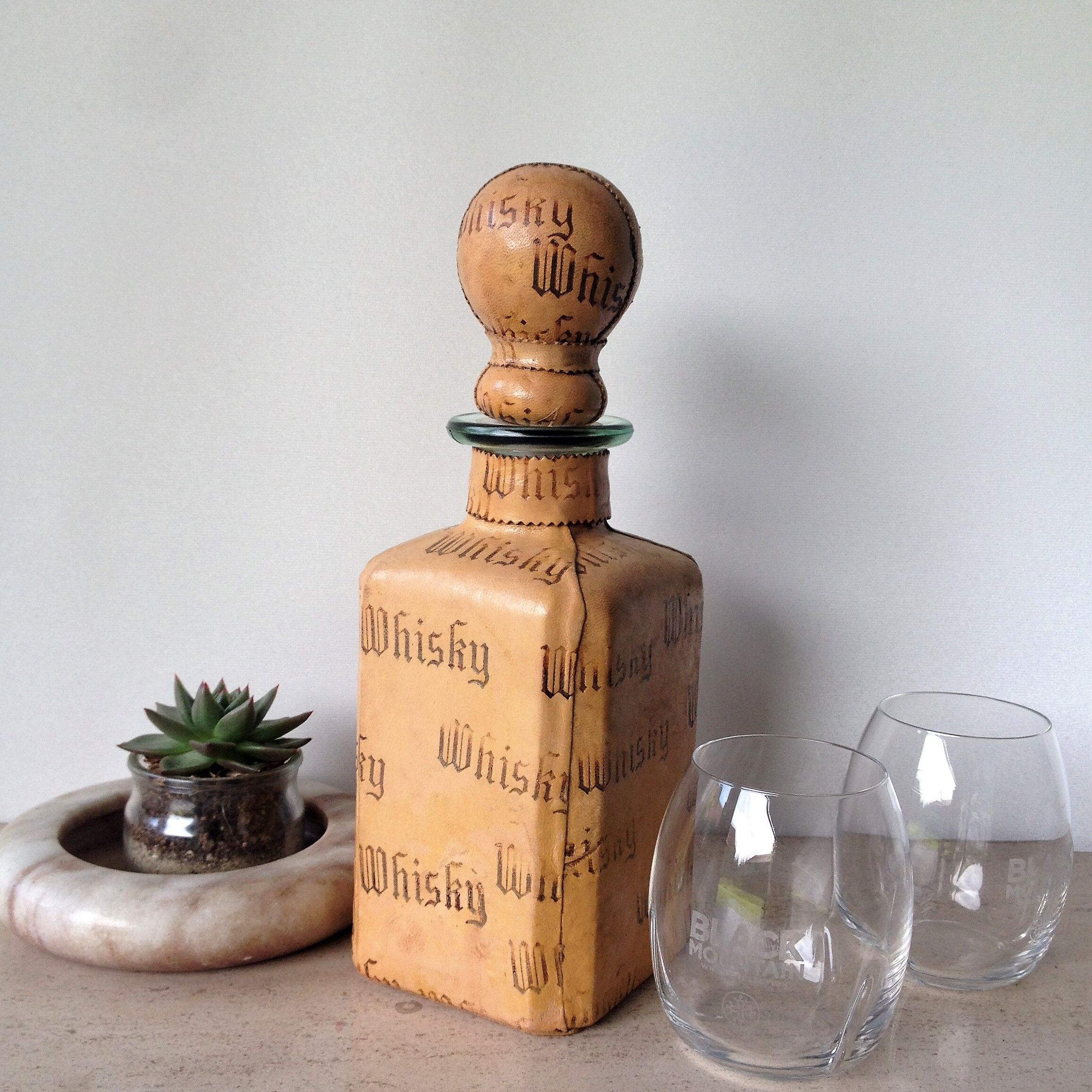 Whiskey decanter, covered with leather - Vintage